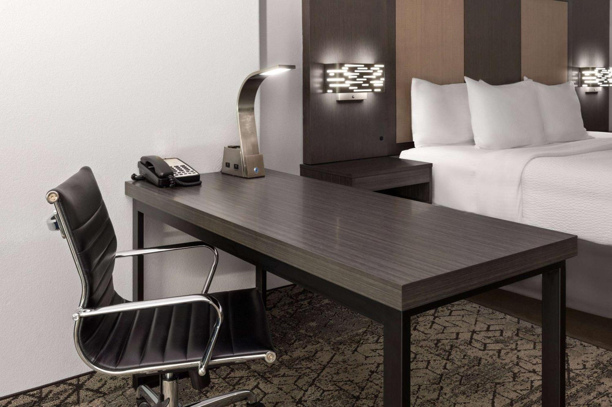 La Quinta By Wyndham Mcalester Bagian luar foto