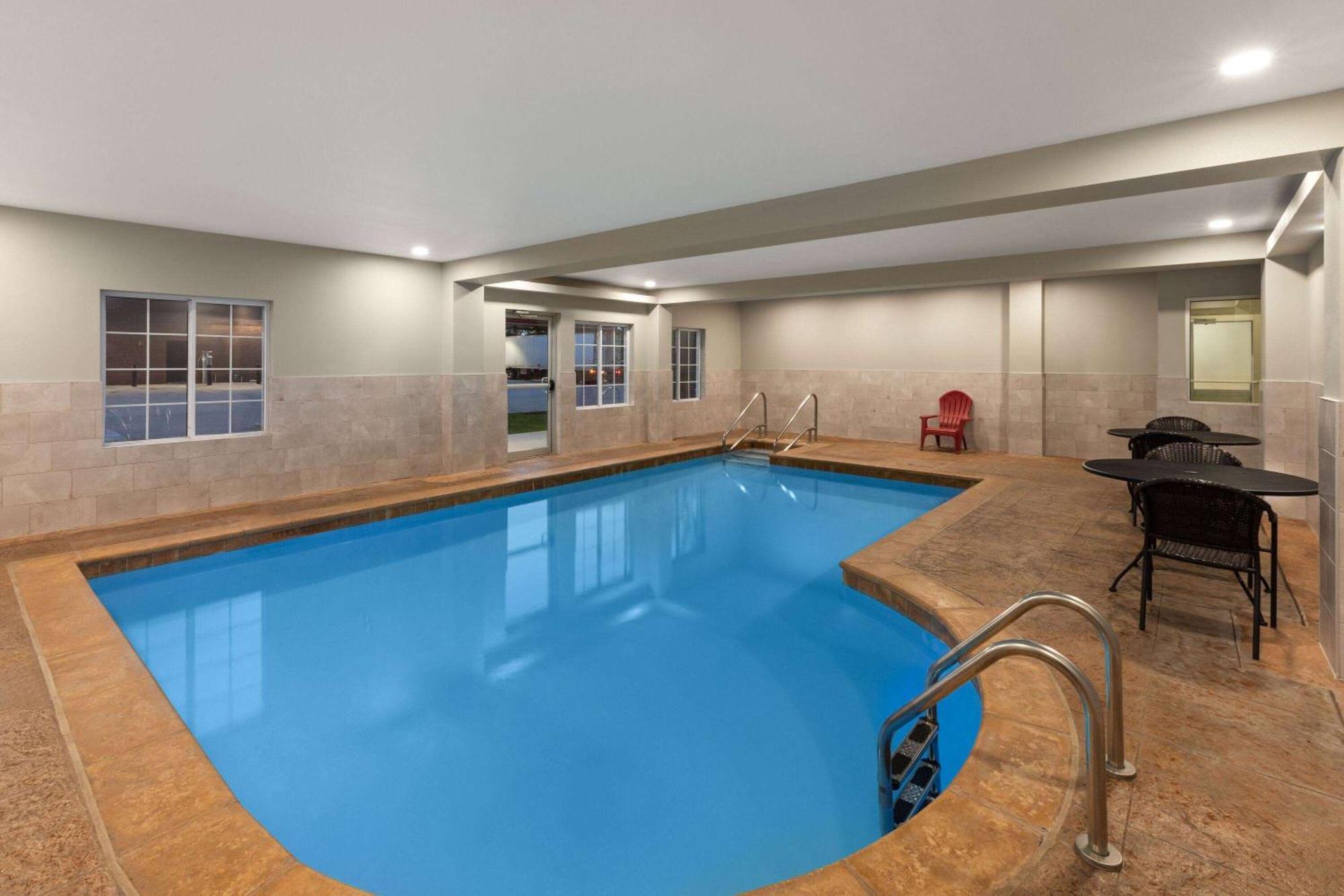La Quinta By Wyndham Mcalester Bagian luar foto